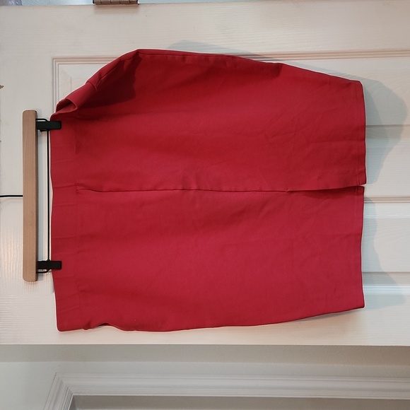 Torrid Sz 4 Coral Pencil Stretch Skirt back small slit preowned - Picture 3 of 6